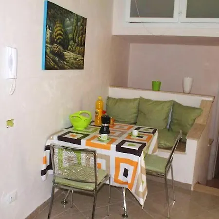 Charming In 45m² + Balcony Apartment Alcamo